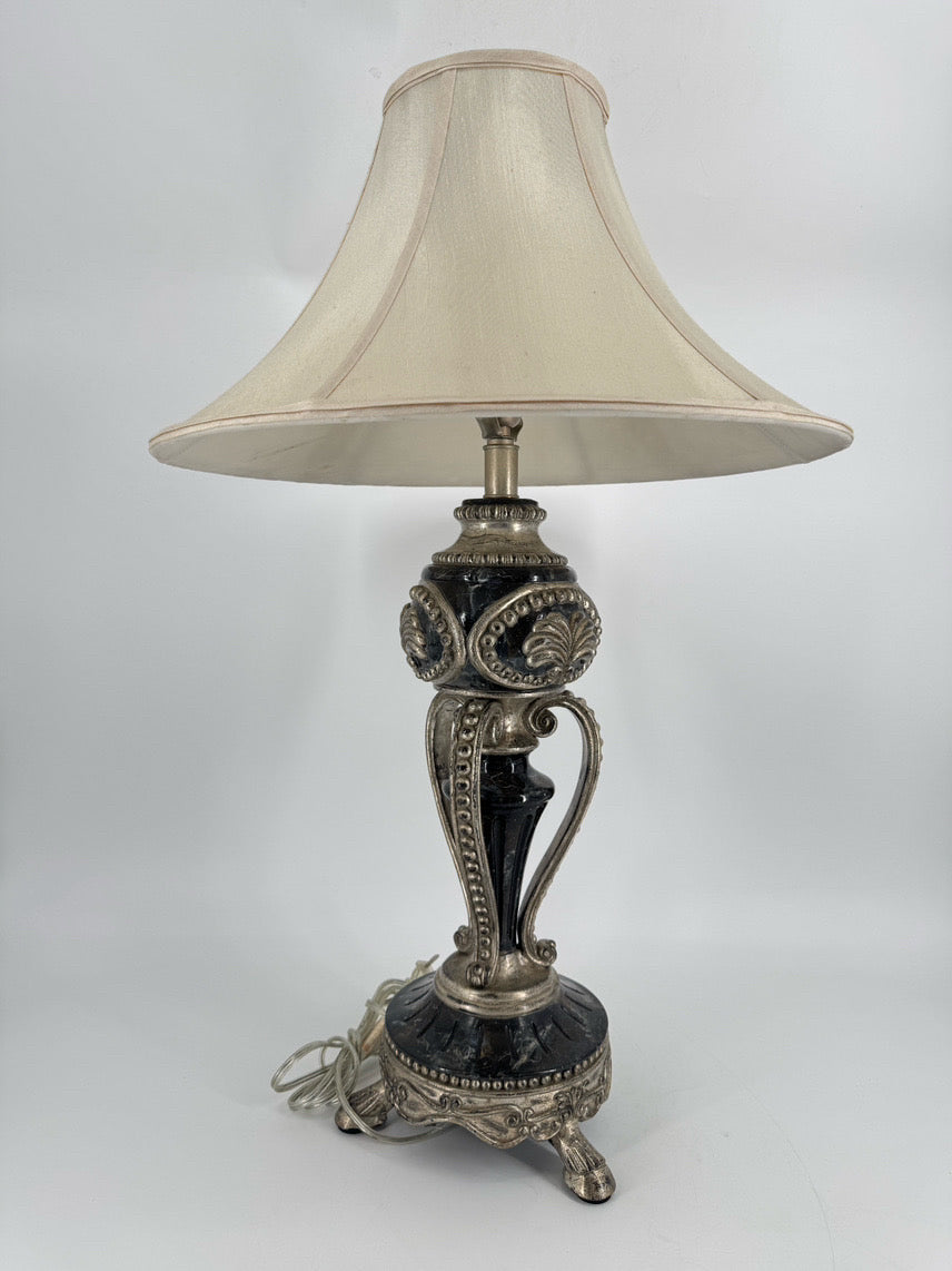 LEEAZANNE Black & Silver Lamp