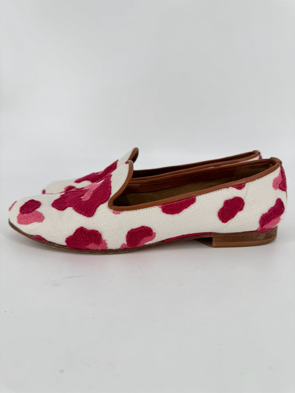 RAMON TENZA Size 7.5 White & Red Embroidered Flats