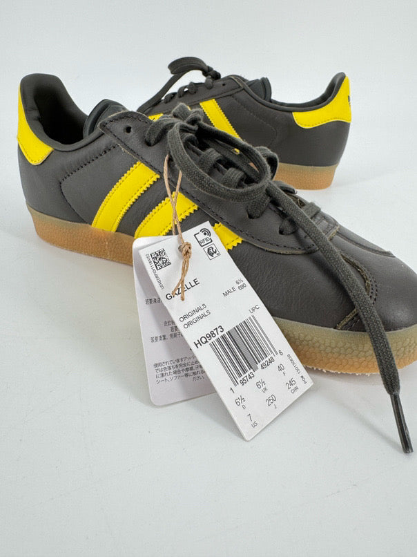 ADIDAS Size 7 Olive & Yellow Samba Sneakers NWT