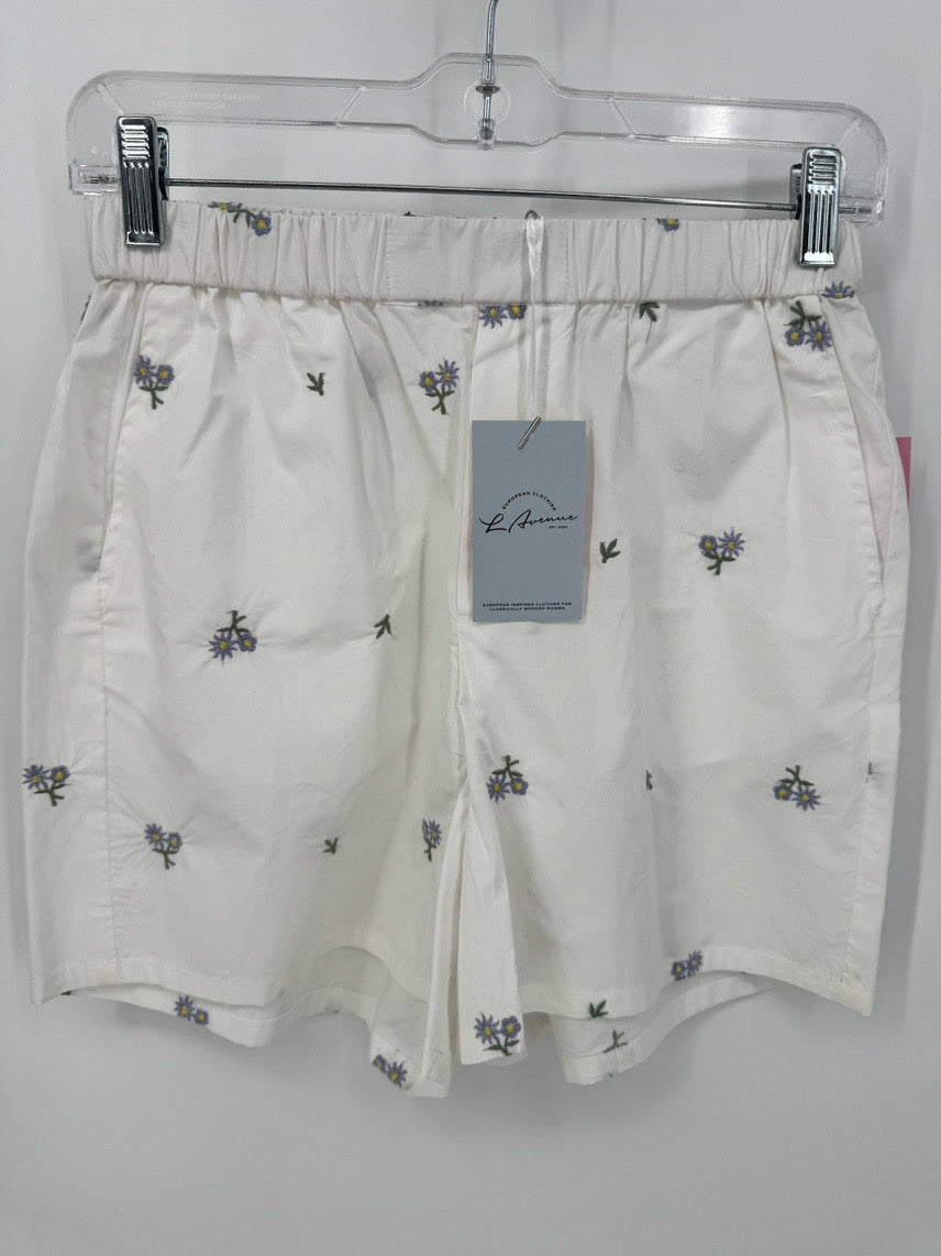 SOAKED IN LUXURY Size XS White Embroidered Floral 2 Piece Set