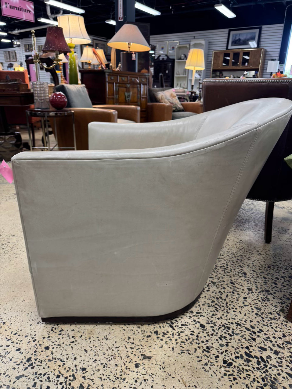 LEE INDUSTRIES Cream Leather Barrel Back Swivel Chair