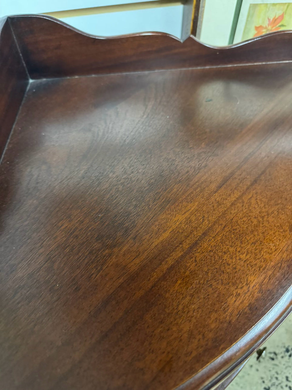 SOUTHAMPTON Mahogany Corner Table