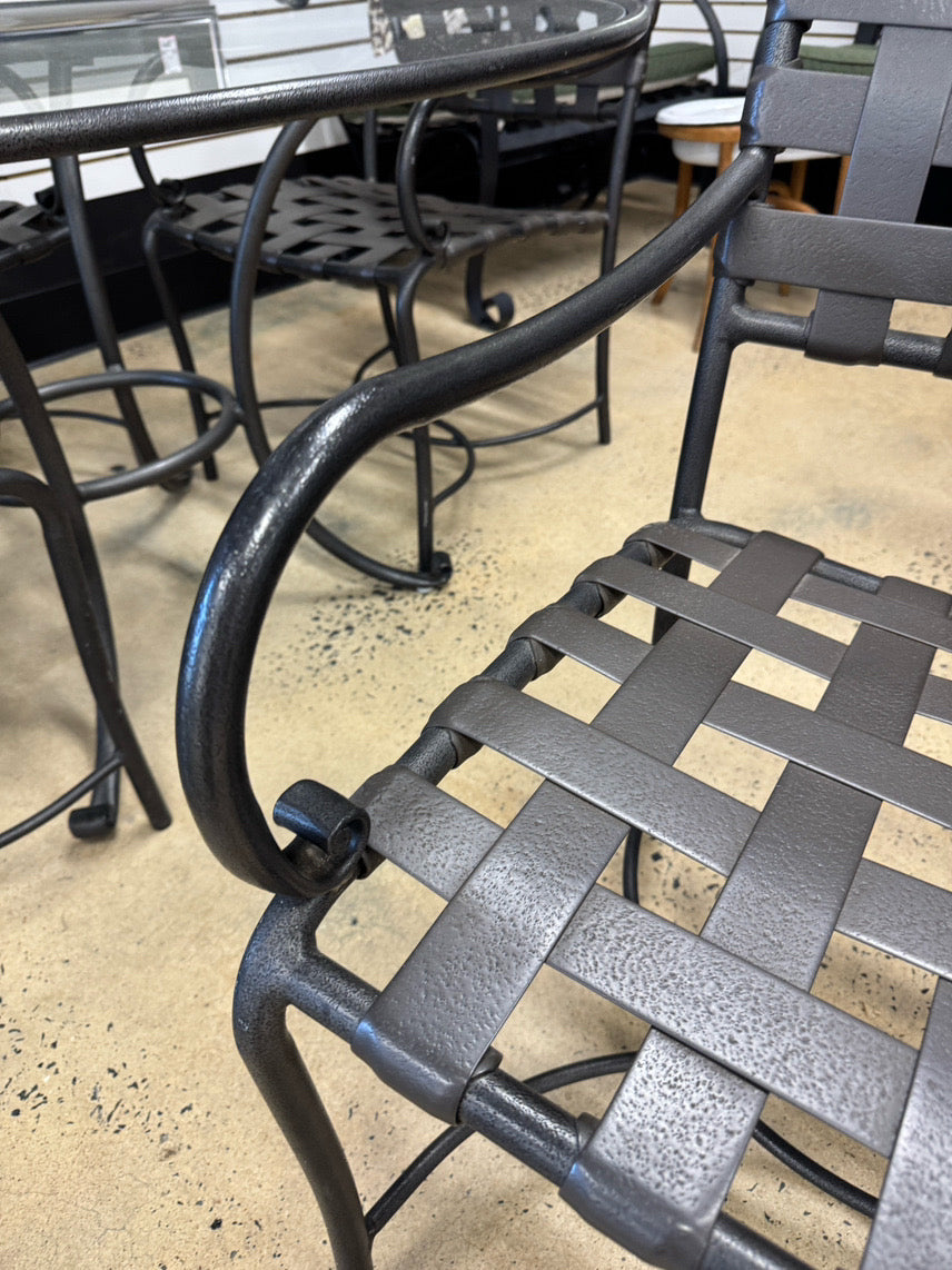 BROWN JORDAN Brown Aluminum Round Glass Top Table & 4 Chairs