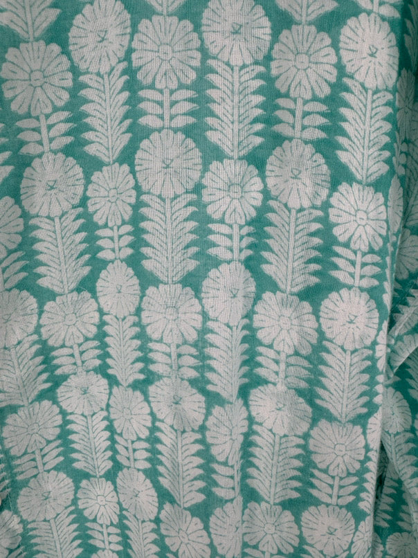 THE LAMU COLLECTION Size M Teal Print Blouse