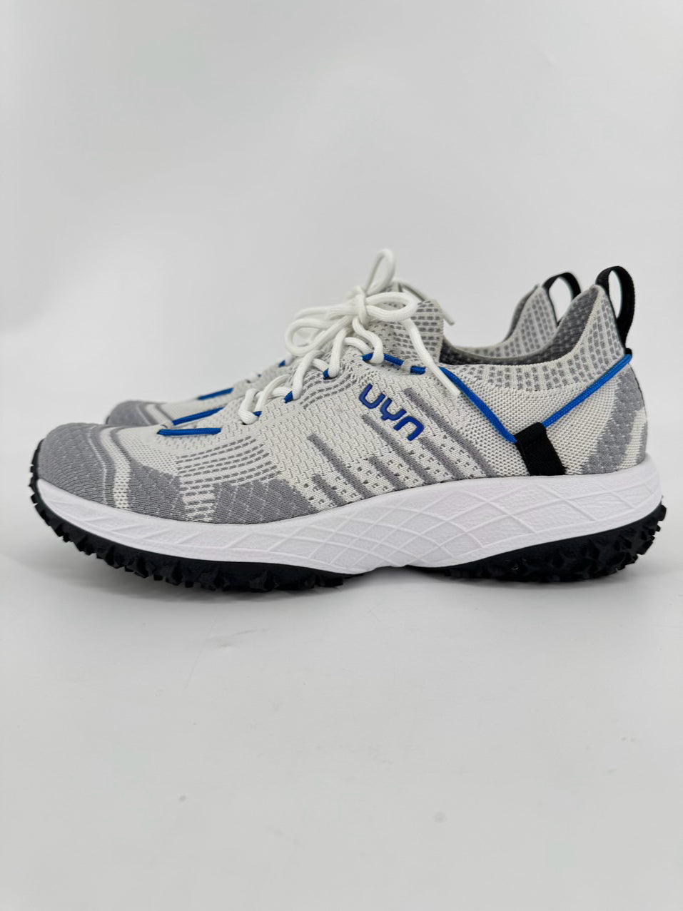 UYN Size 11 White & Gray Textile Sneakers