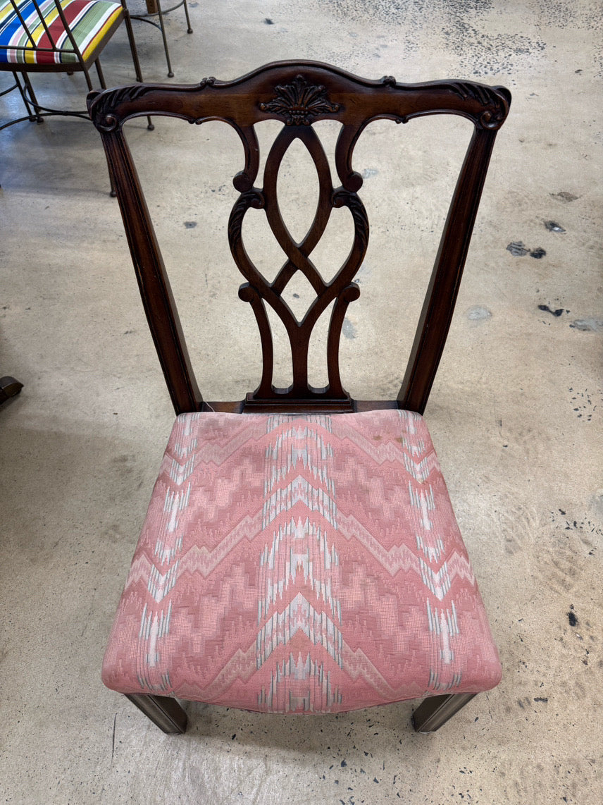 DUNCAN PHYFE Wood Table & 6 Chippendale Chairs w/ 4 Leaves