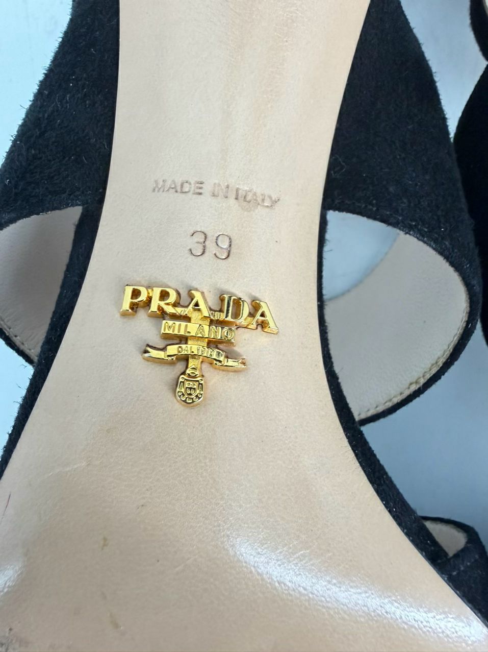 PRADA Size 39 Black Suede Heels