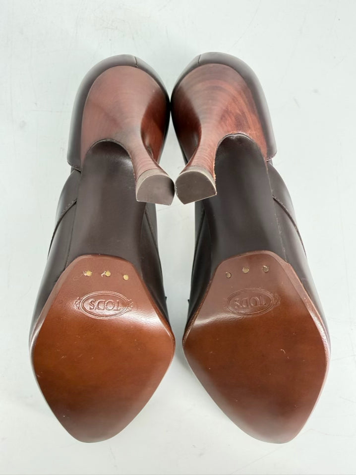 TODS Size 38.5 Chocolate Leather Heels