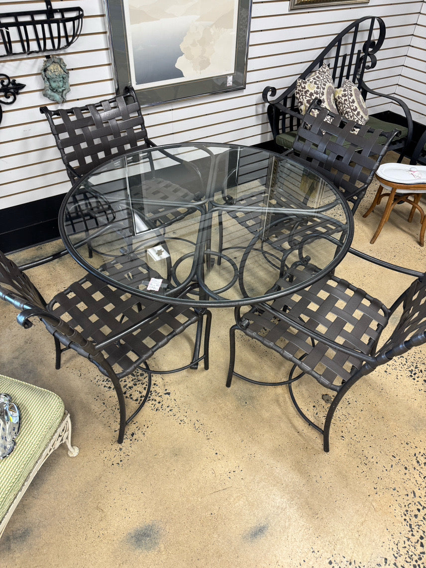 BROWN JORDAN Brown Aluminum Round Glass Top Table & 4 Chairs
