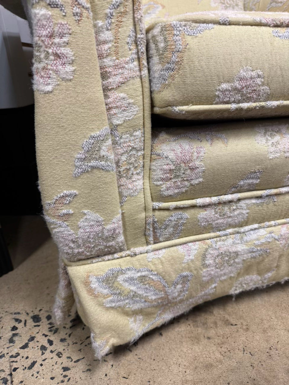 VINTAGE Yellow Floral Chair