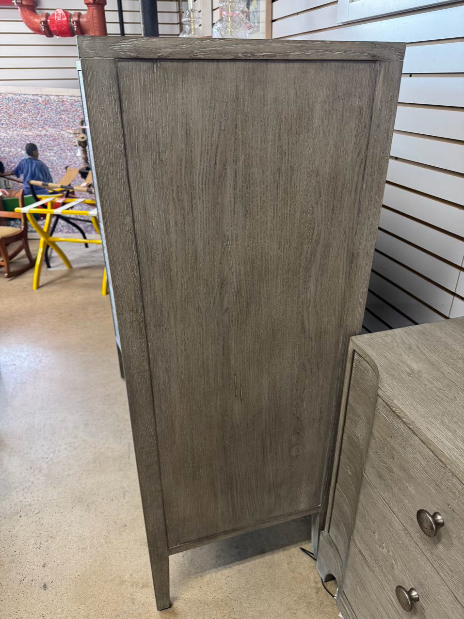 BERNHARDT Weathered Gray Wood 4-Drawer Chest