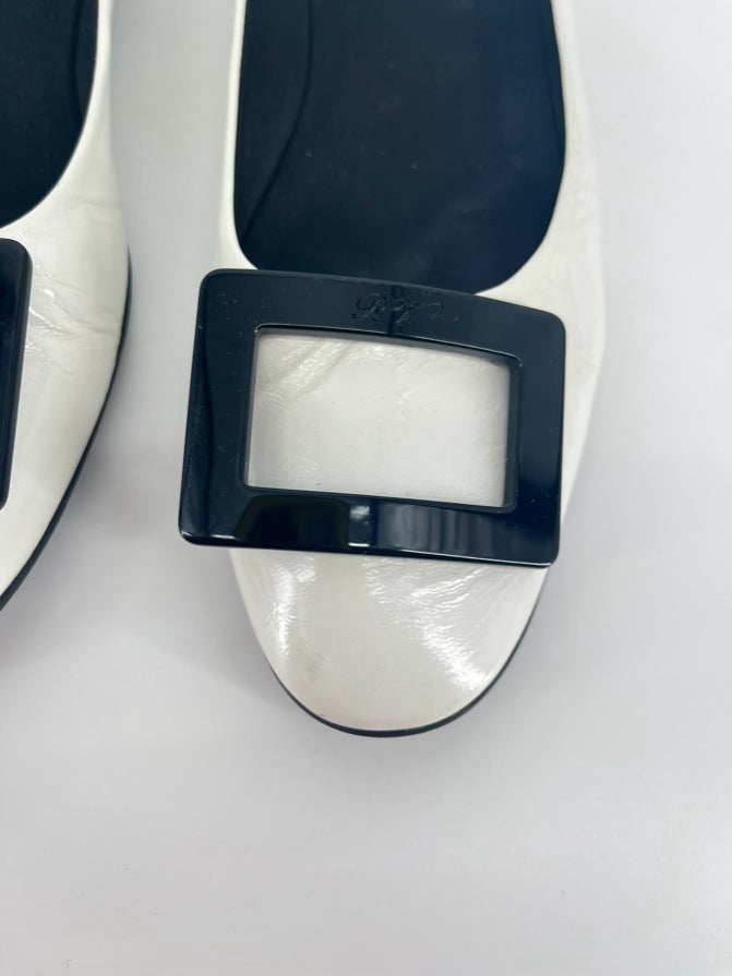 ROGER VIVIER Size 38 White Patent Leather Flats
