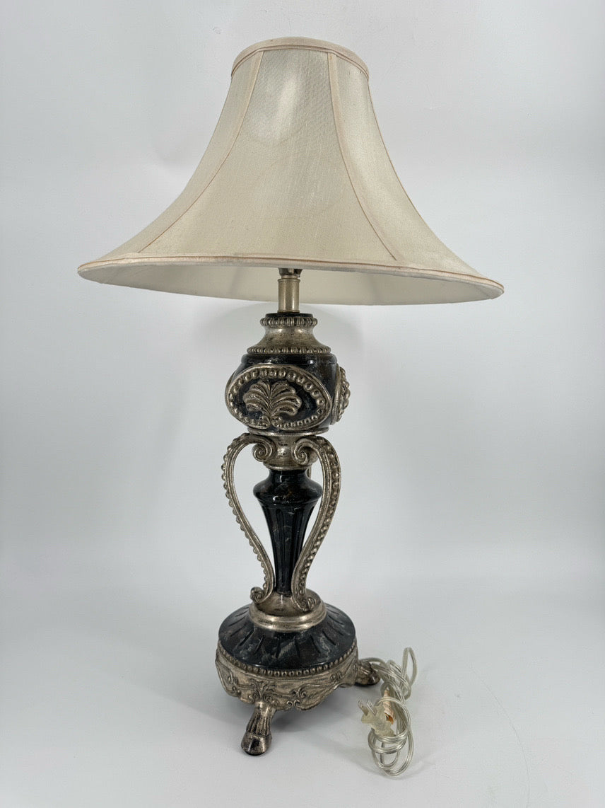 LEEAZANNE Black & Silver Lamp