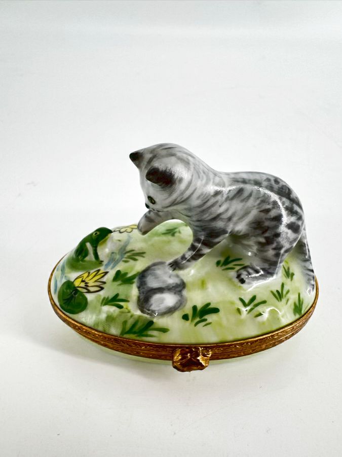 LIMOGES Green & Gray Cat & Frog Ceramic Trinket Box