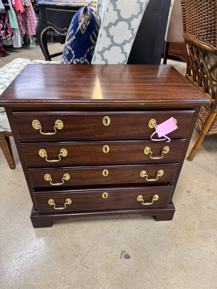 VIRGINIA GALLERIES Mahogany & Brass Pulls Small 4 Drawer Chest