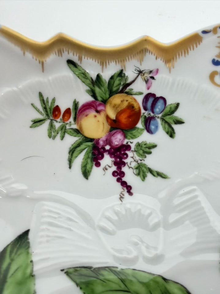 MOTTAHEDEH White & Multi Porcelain Williamsburg Duke Of Gloucester Bowl w/ Scalloped Edge