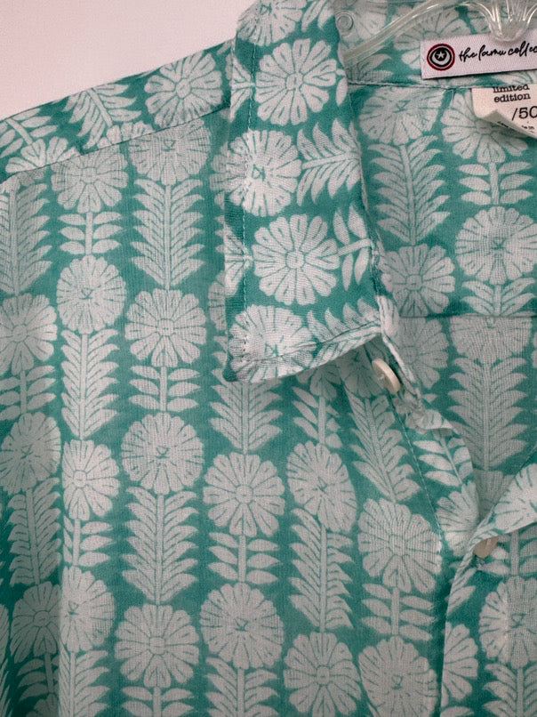 THE LAMU COLLECTION Size M Teal Print Blouse