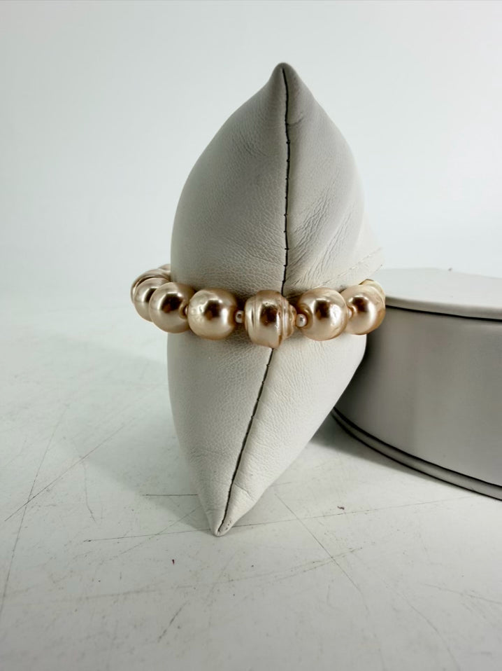 MIRIAM HASKELL Cream Baroque Pearl Bracelet