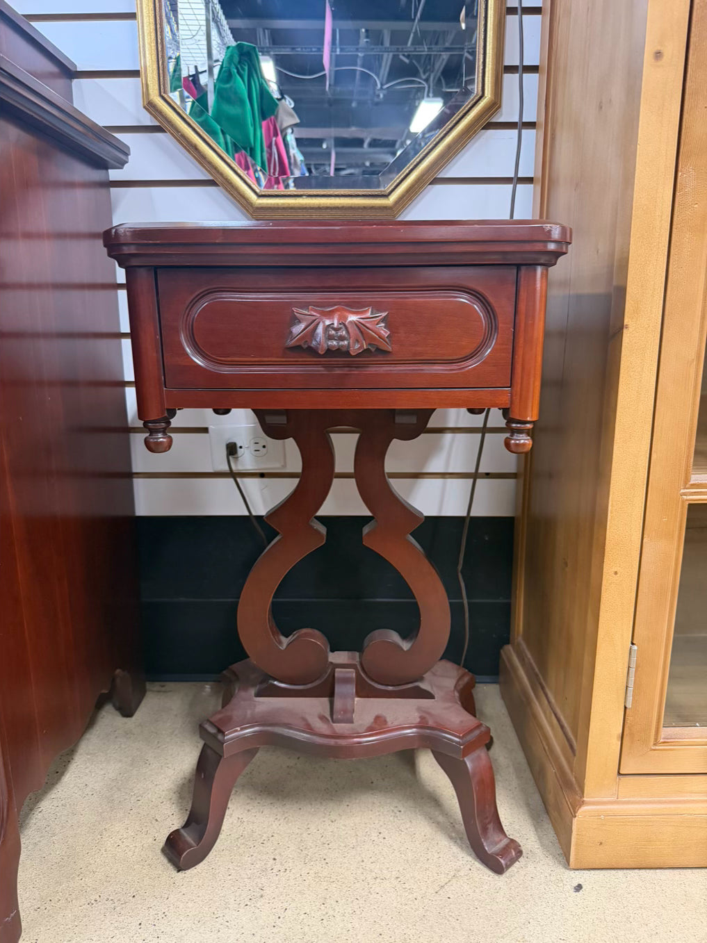 DAVIS CABINET CO Wood Victorian End Table w/ Drawer
