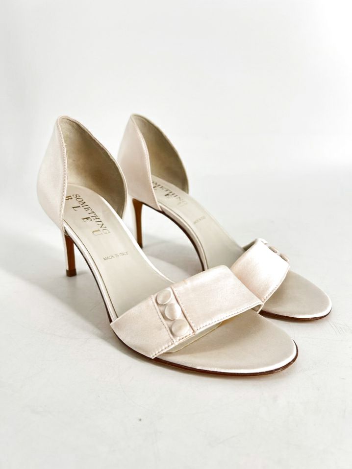 SOMETHING BLEU Size 7 Blush Satin Heels