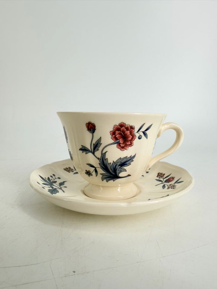 WEDGEWOOD White, Pink & Blue Williamsburg Potpourri China 7 Piece Dinnerware Setting For 6 Includes Serving Pieces