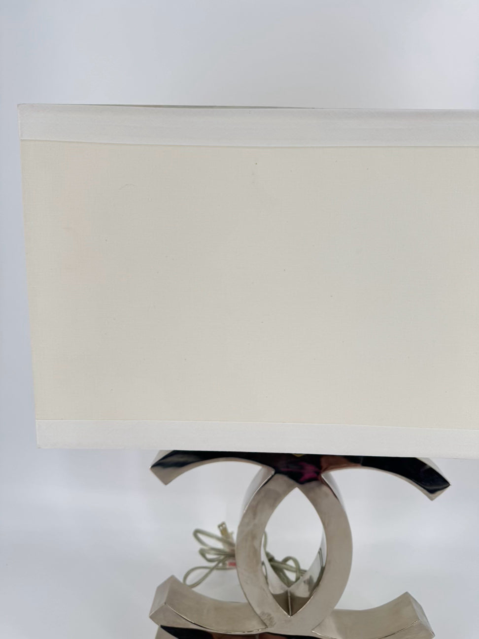 Silver Metal Interlocking CC Lamp
