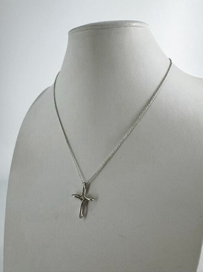TIFFANY & CO. ELSA PERETTI STERLING SILVER Infinity Cross Pendant Necklace