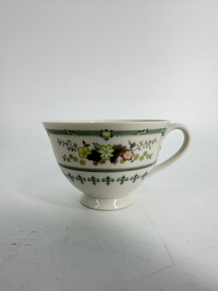 ROYAL DOULTON White & Green Provencal 5 Piece Dinnerware Setting for 6