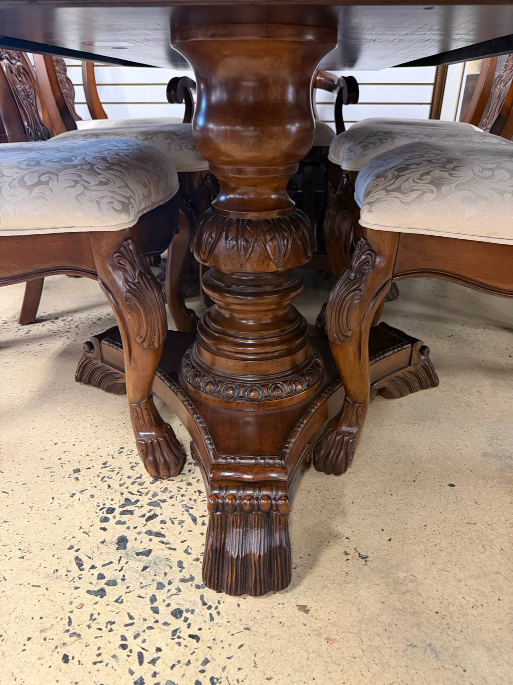 Dark Wood Ornate Pedestal Dinning Table & 8 Chairs w/ Leaves