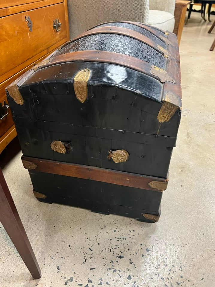 ANTIQUE Wood Steamer Travel Trunk
