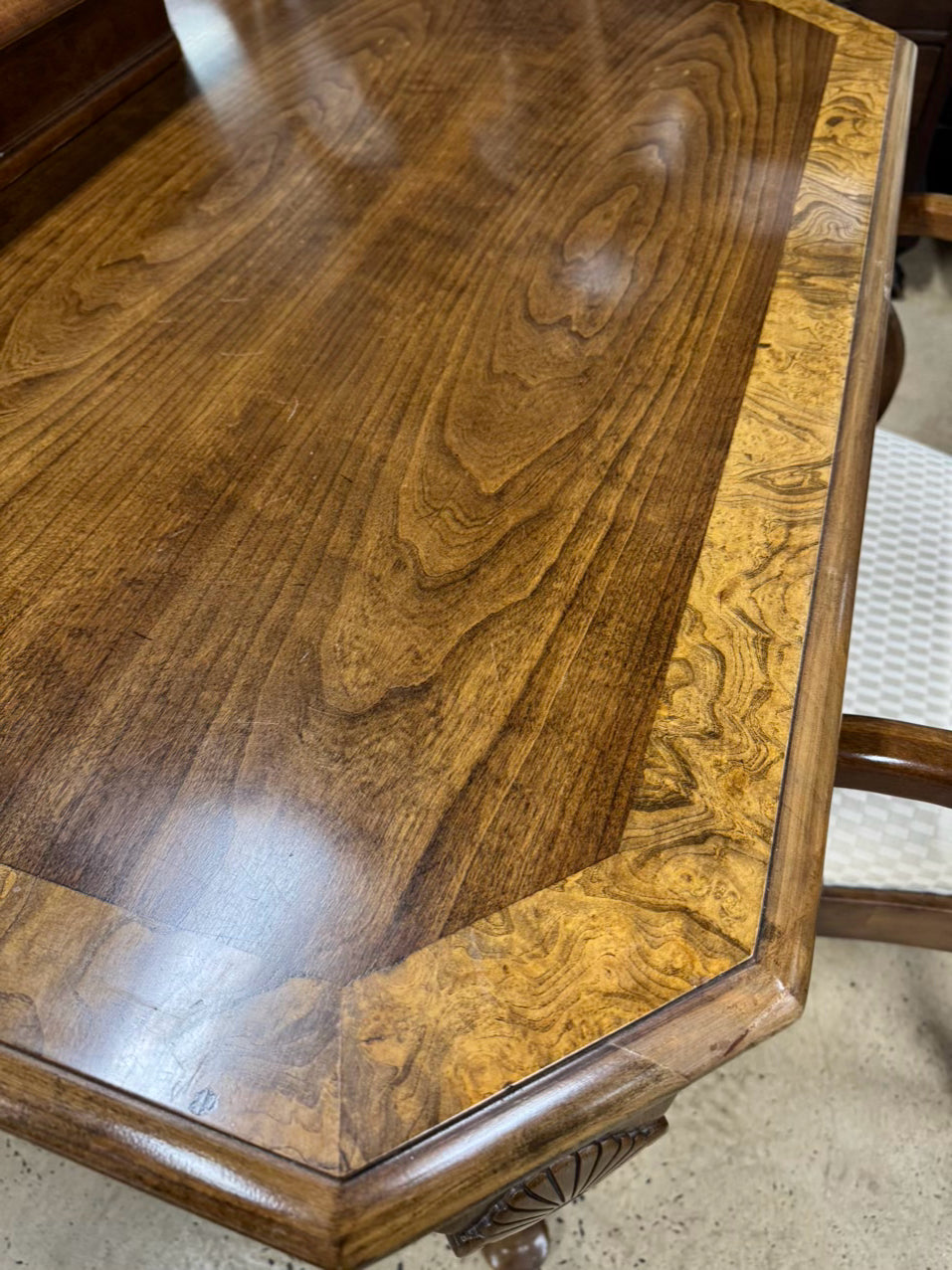 Wood Queen Ann Table & 8 Chairs