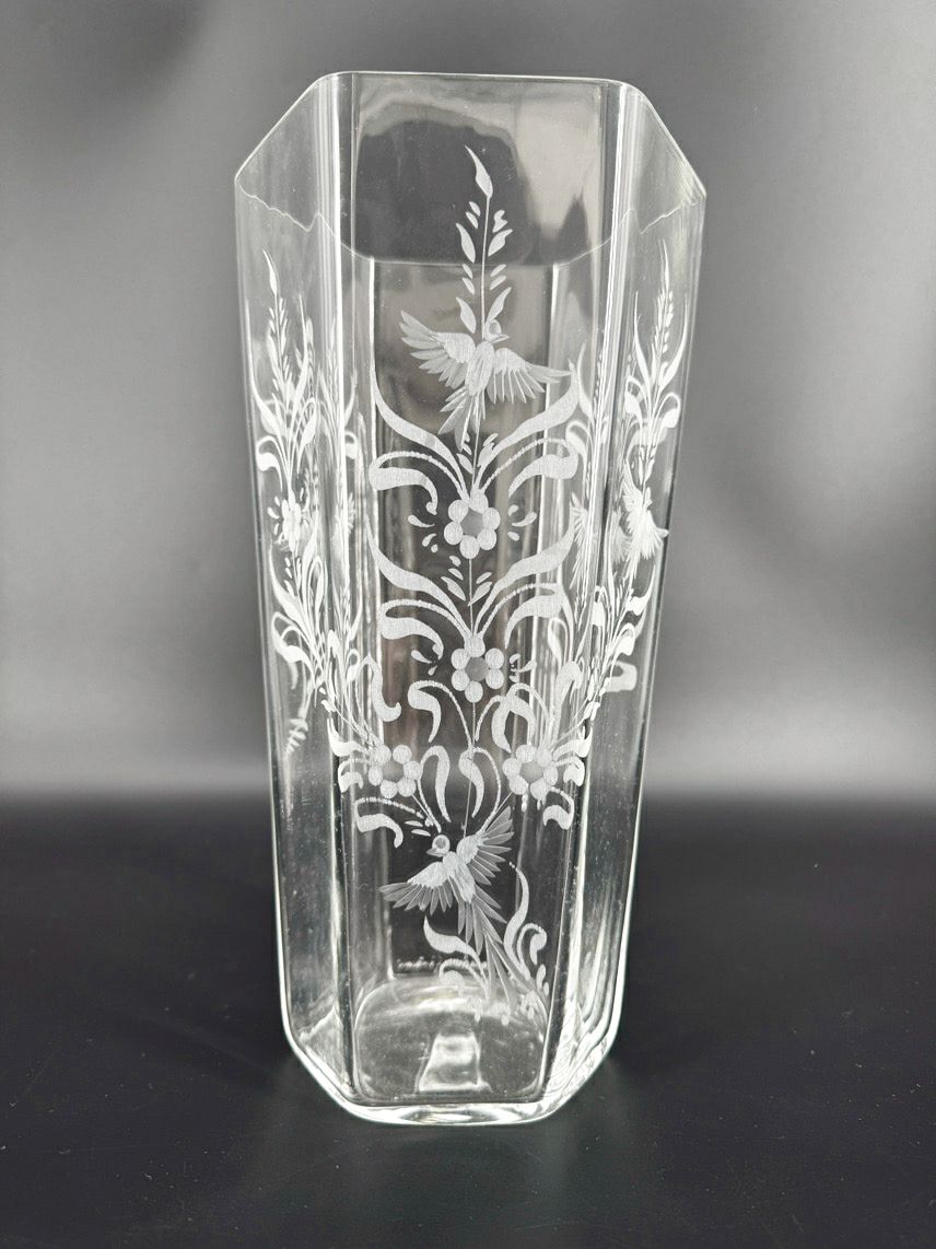 GIOVANNI Crystal Etched Birds Vase