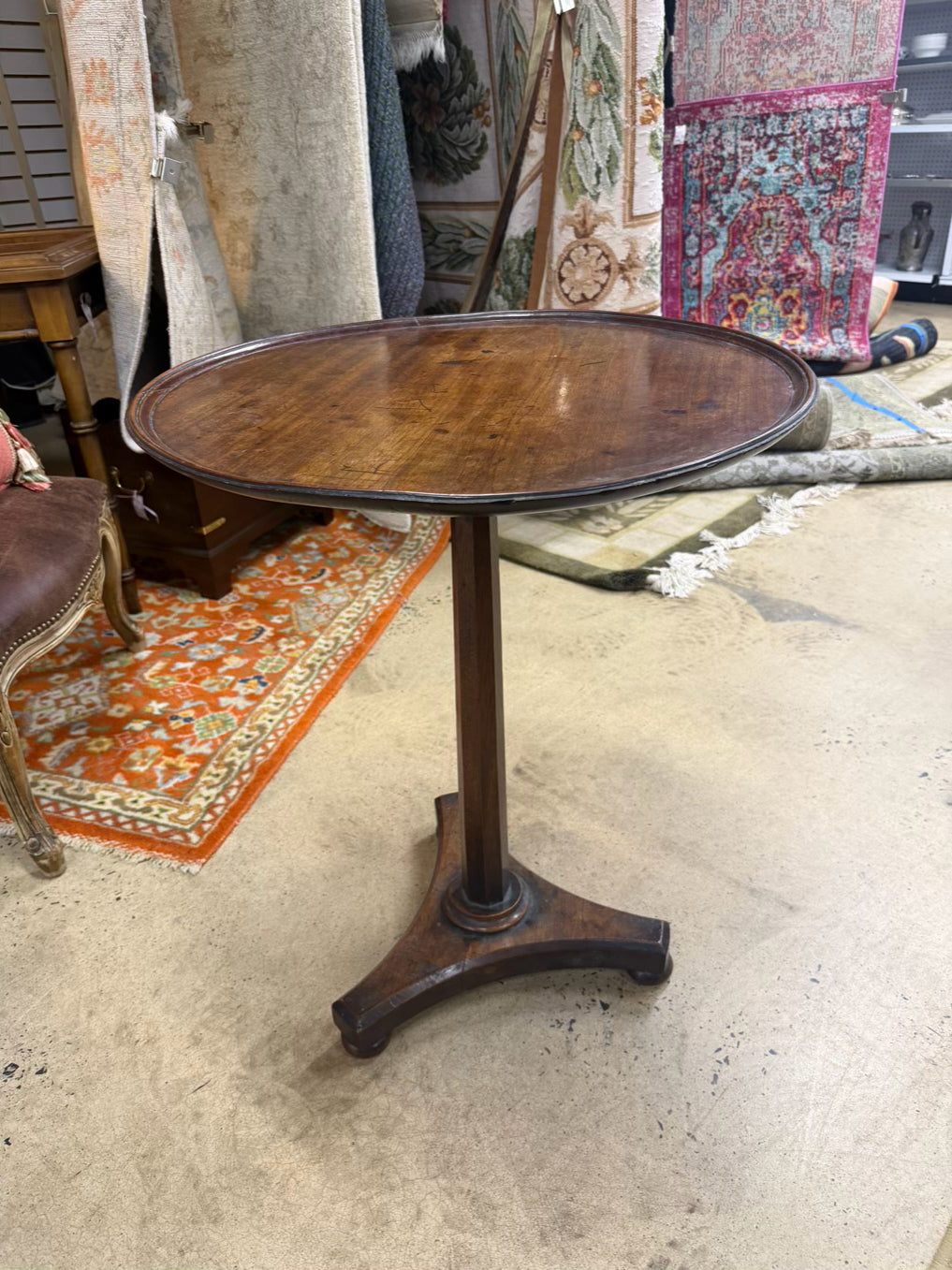ANTIQUE ROUND Wood Tilt-Top Pedestal Table