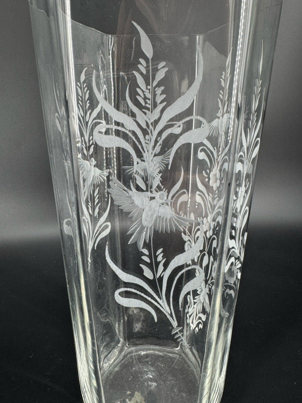GIOVANNI Crystal Etched Birds Vase