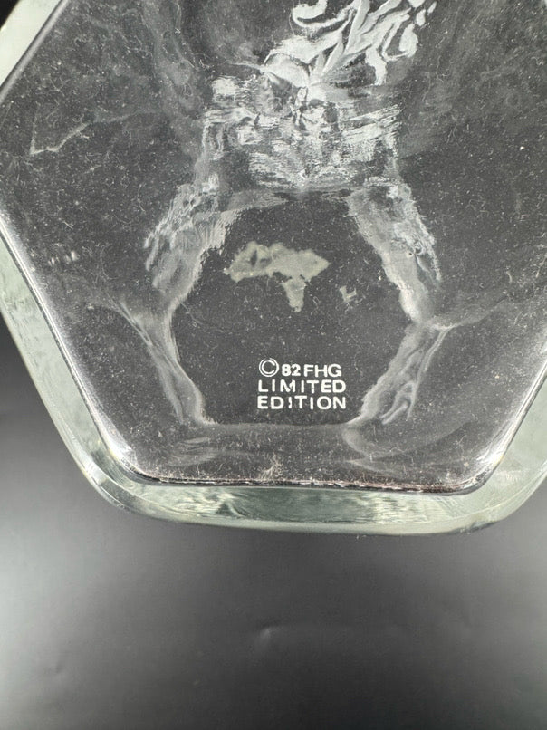 GIOVANNI Crystal Etched Birds Vase