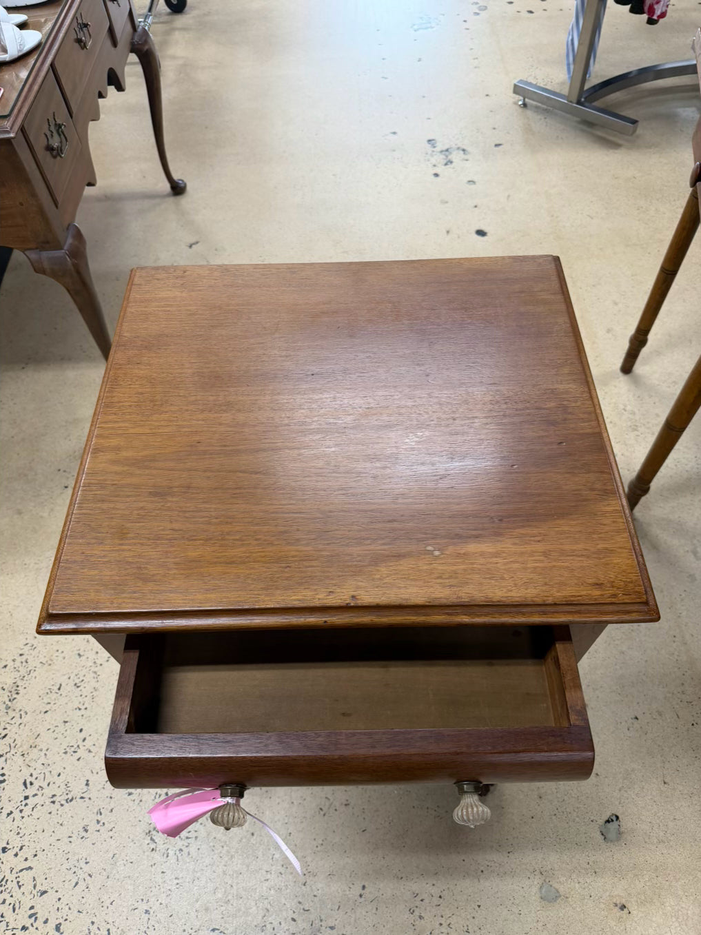 VINTAGE Wood Victorian End Table w/ 2 Drawers