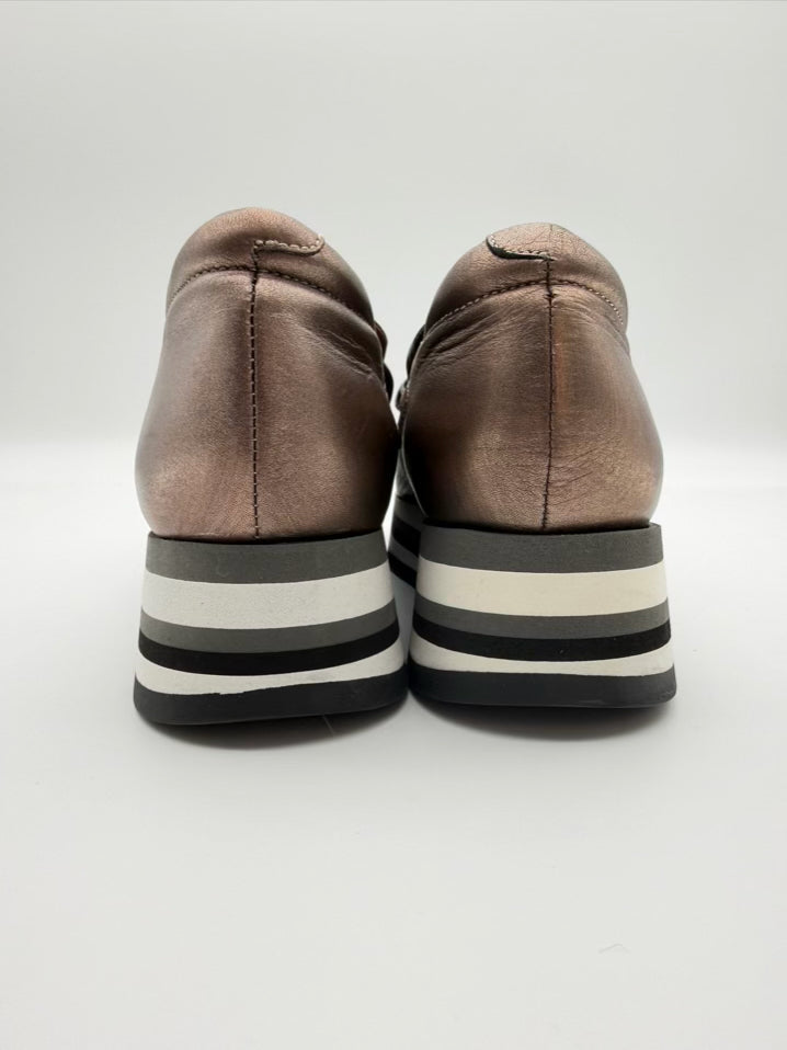 SOFTWAVES WMNS Size 38.5 Metallic Laser Cut Platforms
