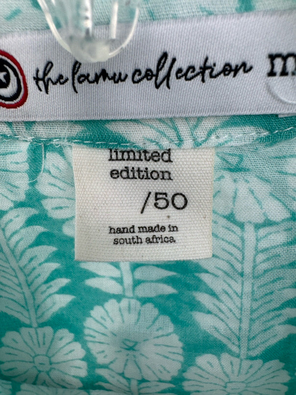THE LAMU COLLECTION Size M Teal Print Blouse