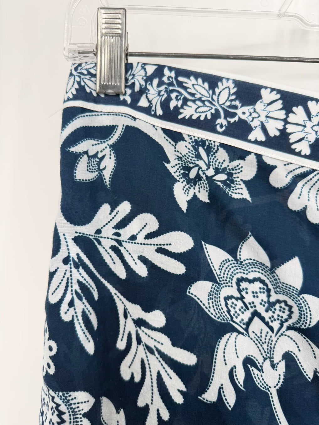 GRETCHEN SCOTT Size M Navy Print Floral Pants NWT
