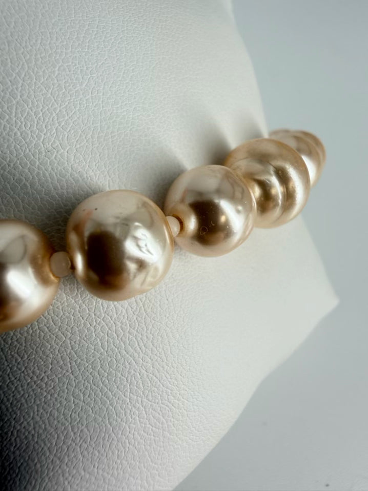 MIRIAM HASKELL Cream Baroque Pearl Bracelet