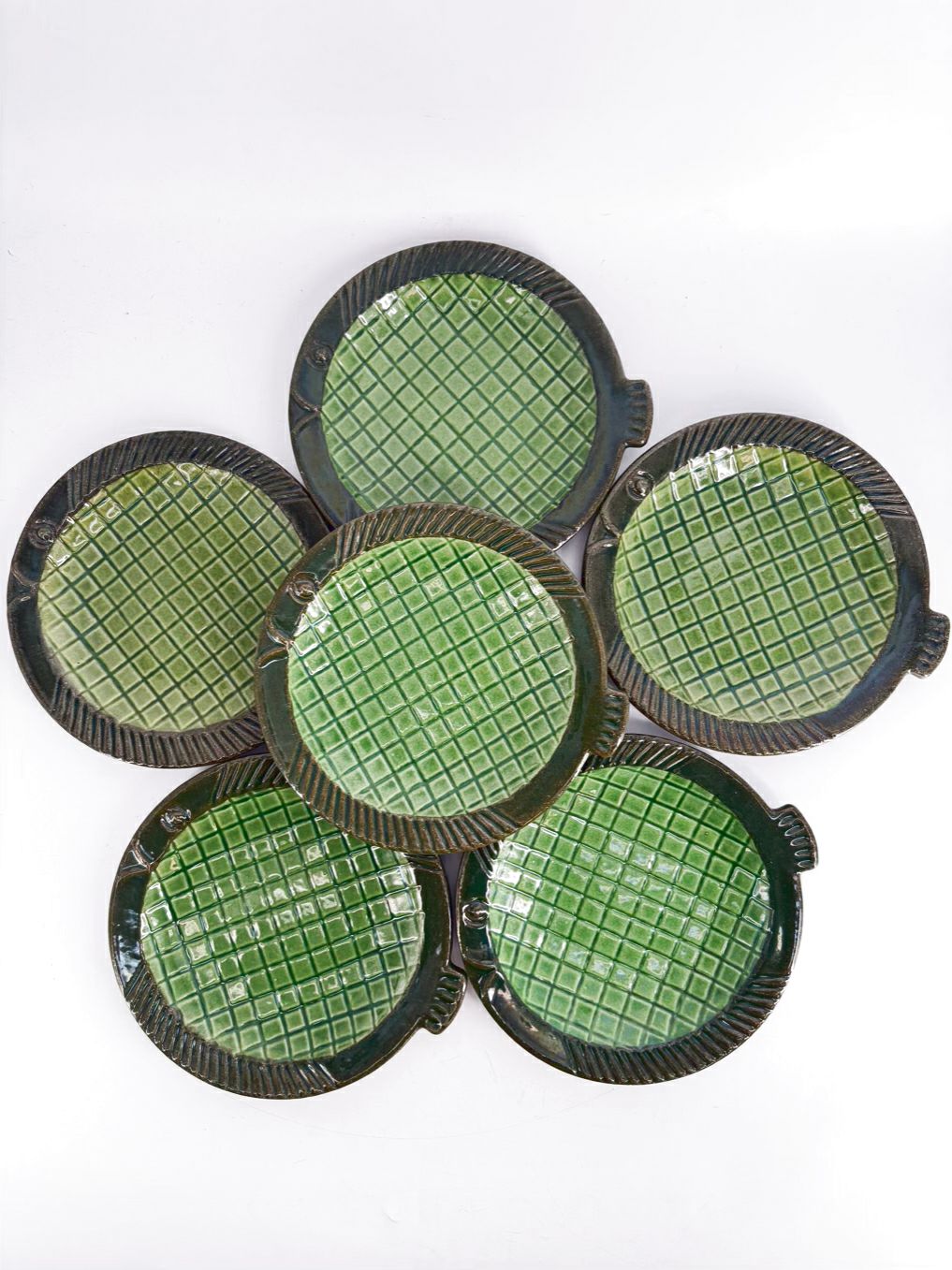 ANDERSON & JOHANNSON Green Höganäs Pottery Fish Plate Setting For 6