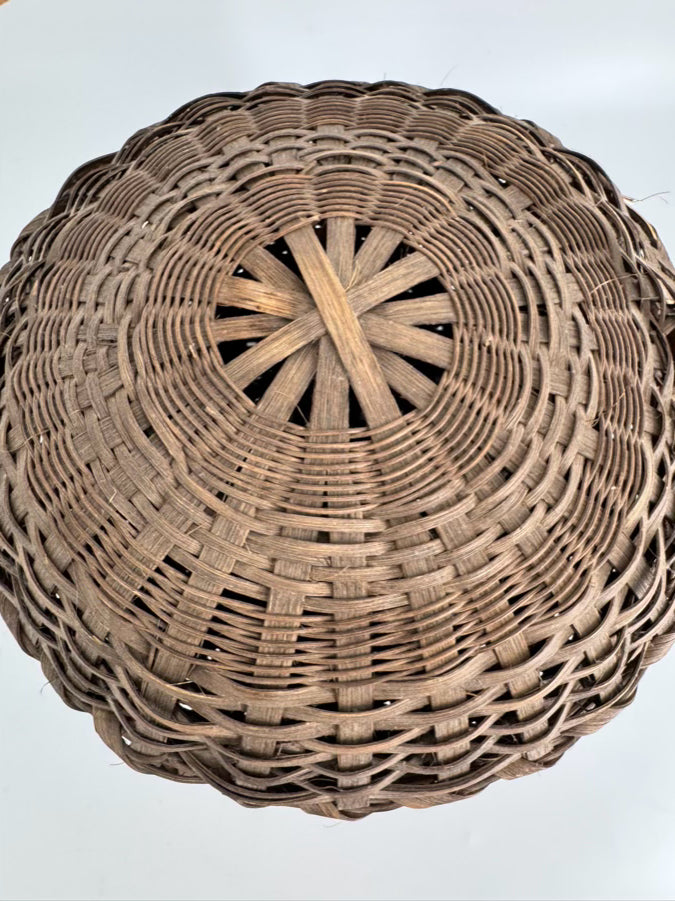 VINTAGE Light Brown Woven Basket w/ Lid