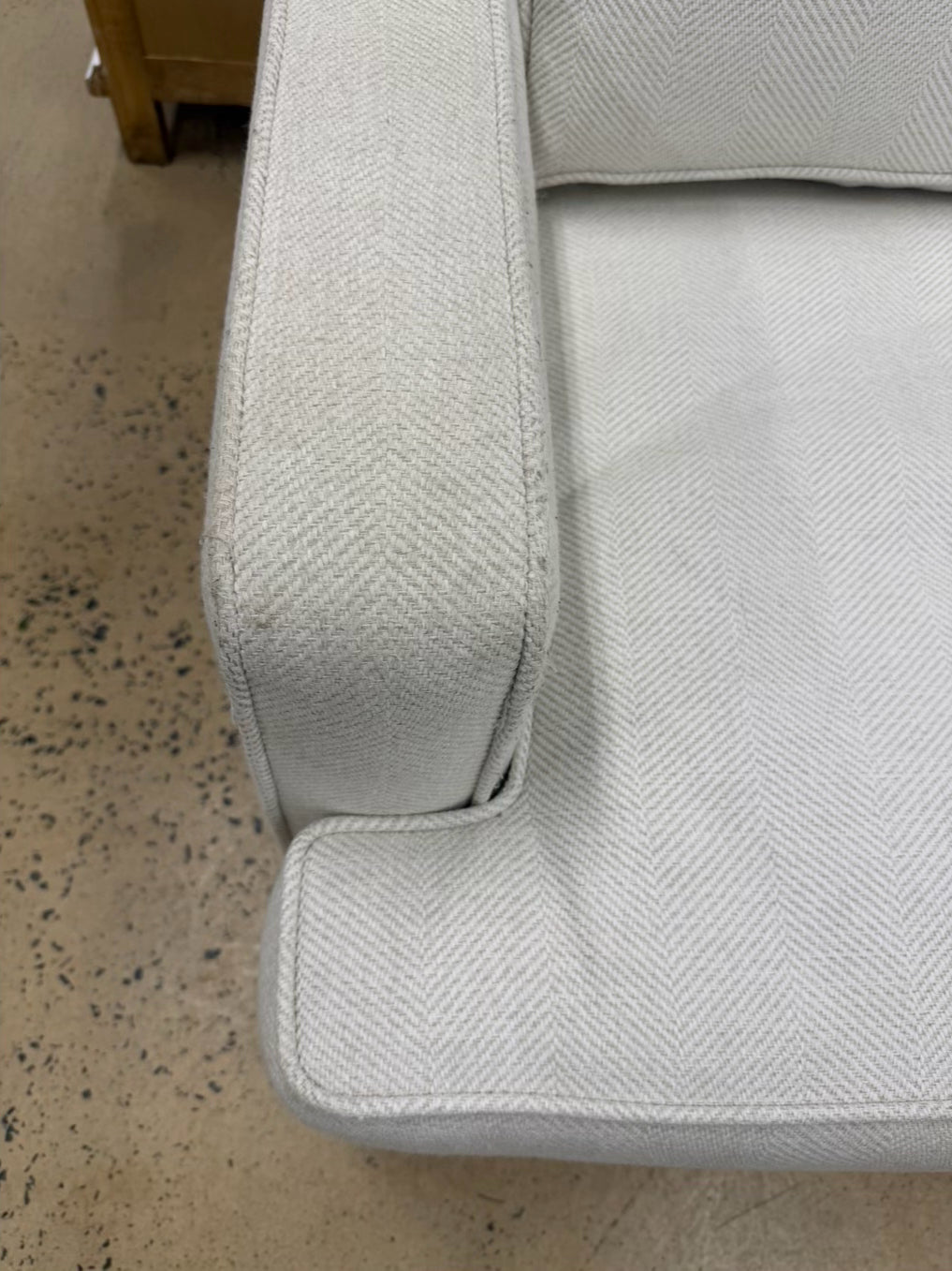 JACKSON CARTER FURNITURE Ivory Tweed Look Sectional Sofa