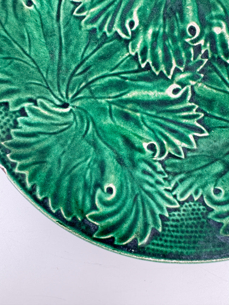 Green Majolica Leaves Decorative Plate