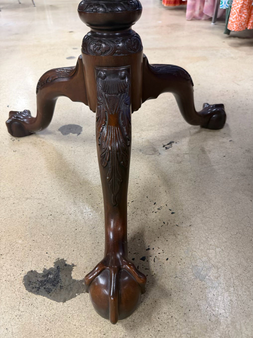 Queen Ann Mahogany Tilt-Top Table w/ Pie Crust Top