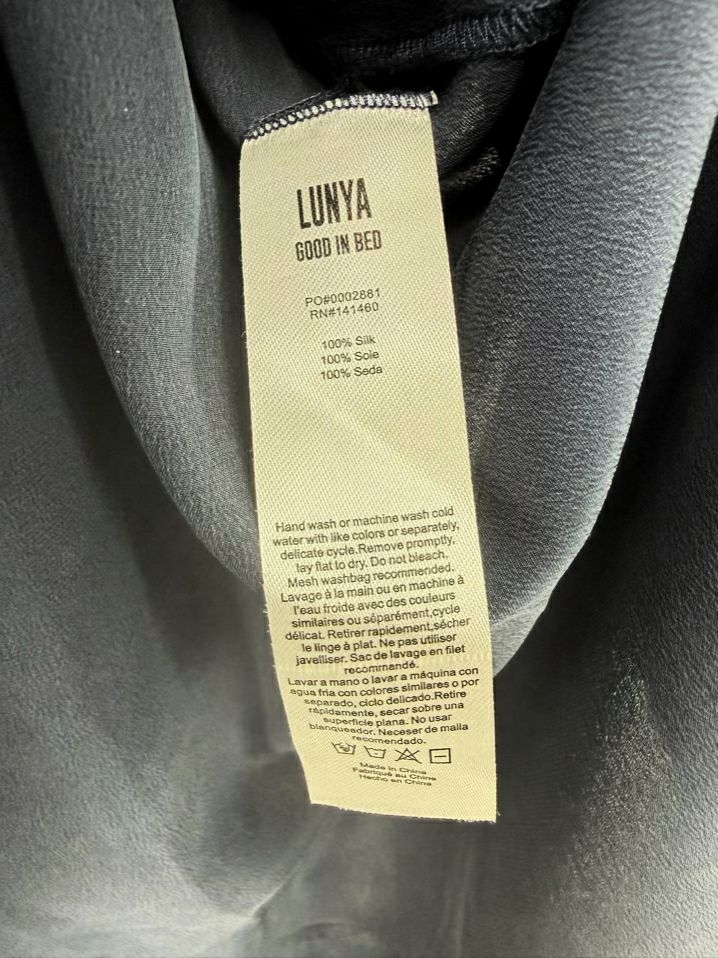 LUNYA Wmn's Size XL Navy Silk Pajama Set