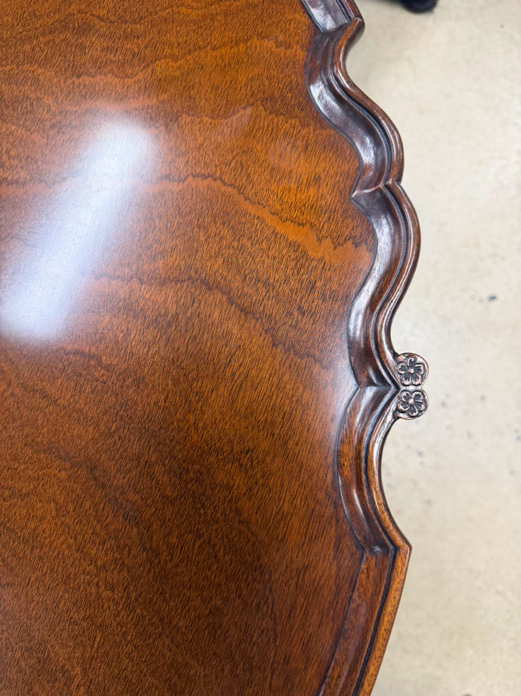 Queen Ann Mahogany Tilt-Top Table w/ Pie Crust Top