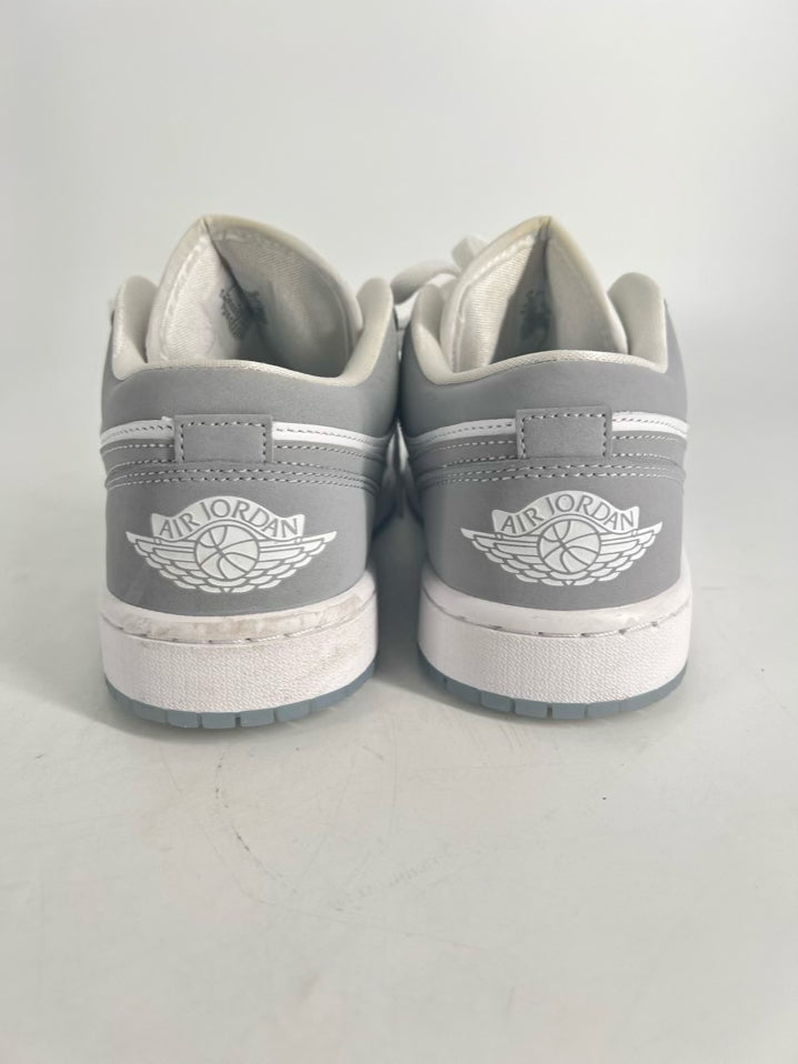 NIKE Size 8 White & Gray Nike Air Jordans Sneakers