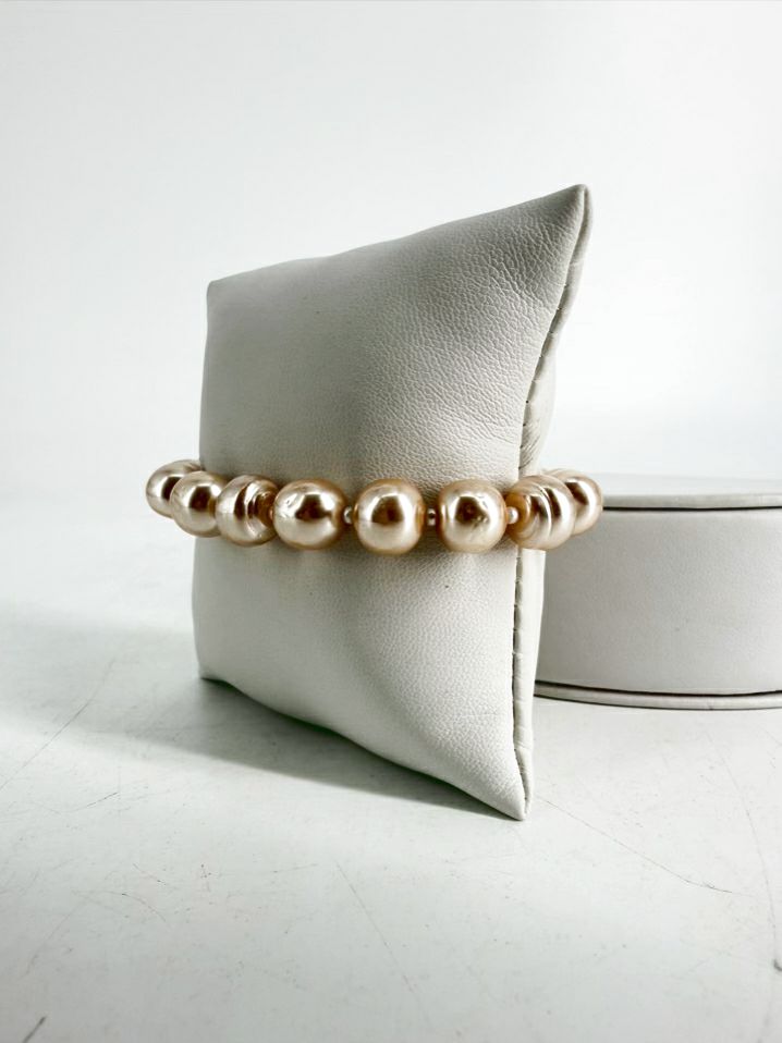 MIRIAM HASKELL Cream Baroque Pearl Bracelet