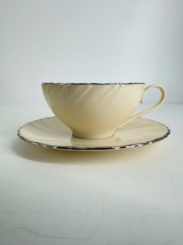 LENOX Cream China Weatherly 4 Piece Dinnerware Setting For 6 Includes Serving Dishes